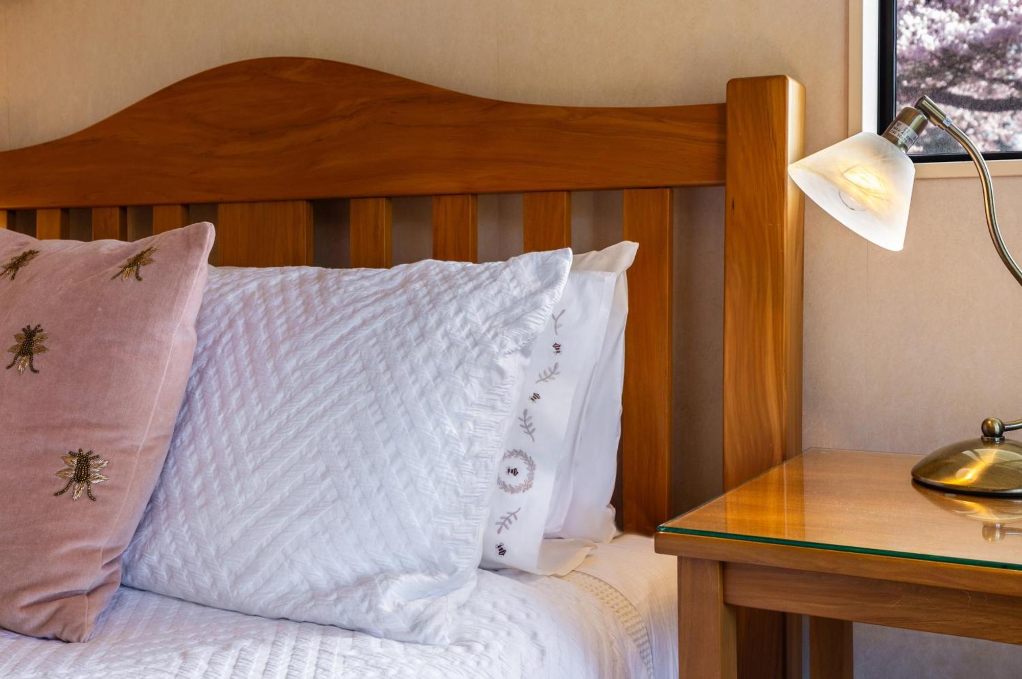 Olive Rabbit - Boutique Bed & Breakfast トゥランギ エクステリア 写真