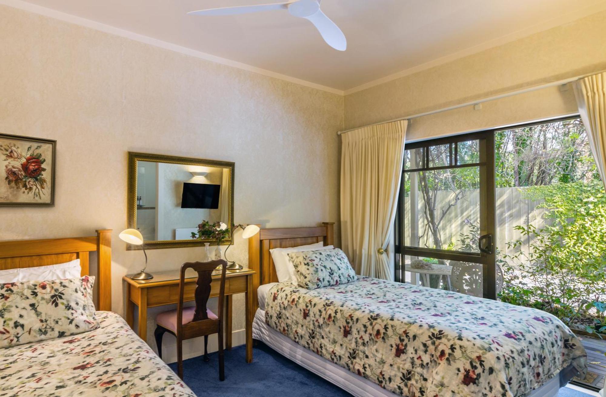Olive Rabbit - Boutique Bed & Breakfast トゥランギ エクステリア 写真