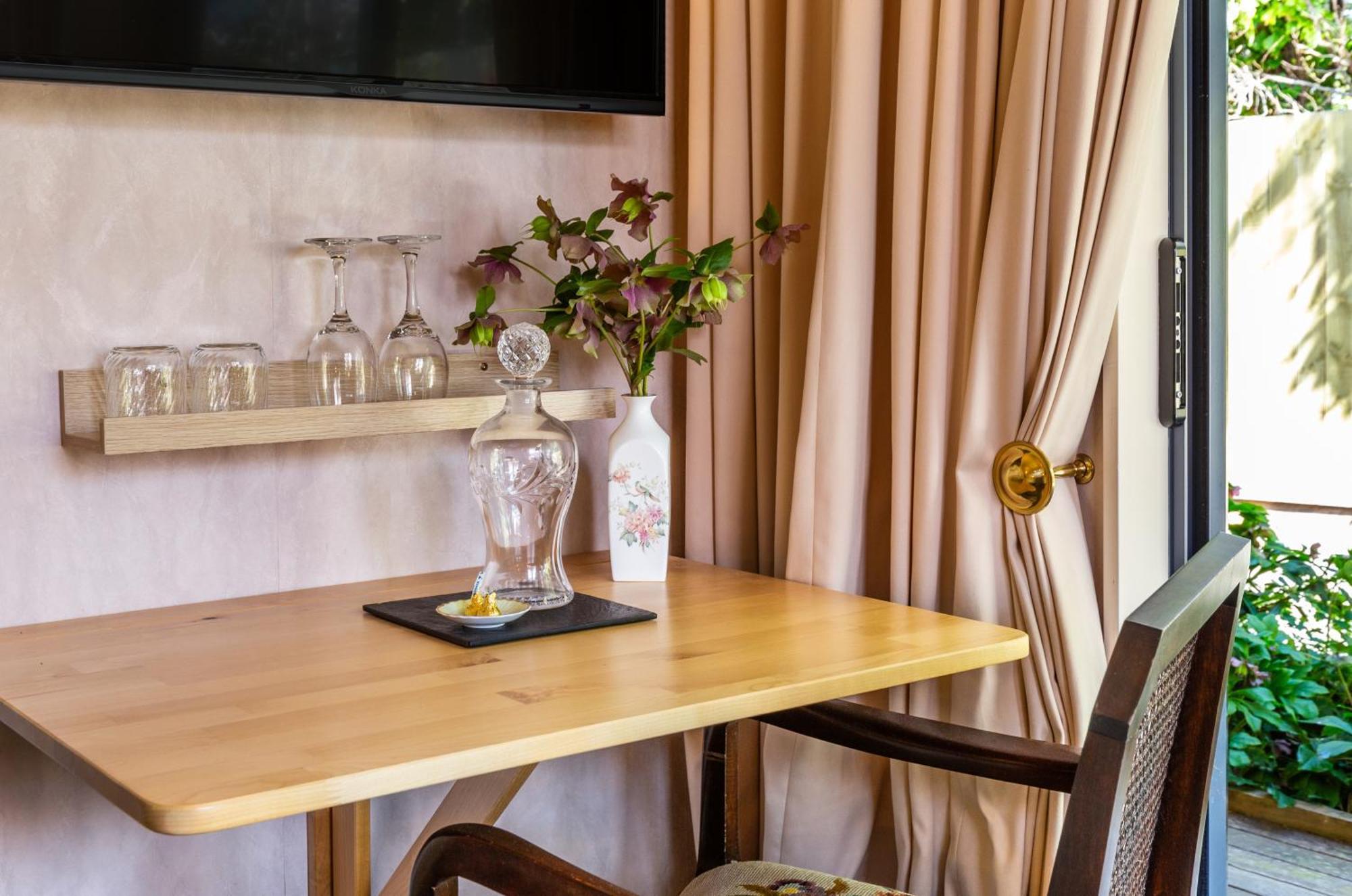 Olive Rabbit - Boutique Bed & Breakfast トゥランギ エクステリア 写真